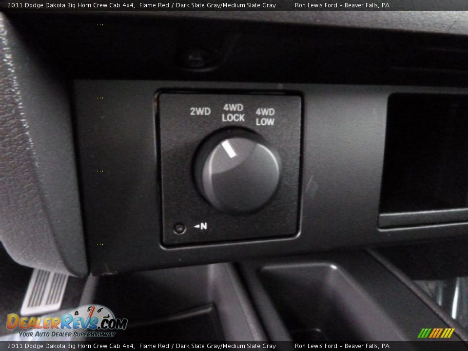 2011 Dodge Dakota Big Horn Crew Cab 4x4 Flame Red / Dark Slate Gray/Medium Slate Gray Photo #16