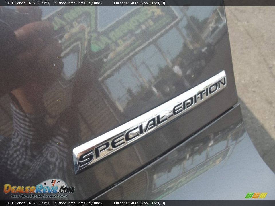 2011 Honda CR-V SE 4WD Polished Metal Metallic / Black Photo #18