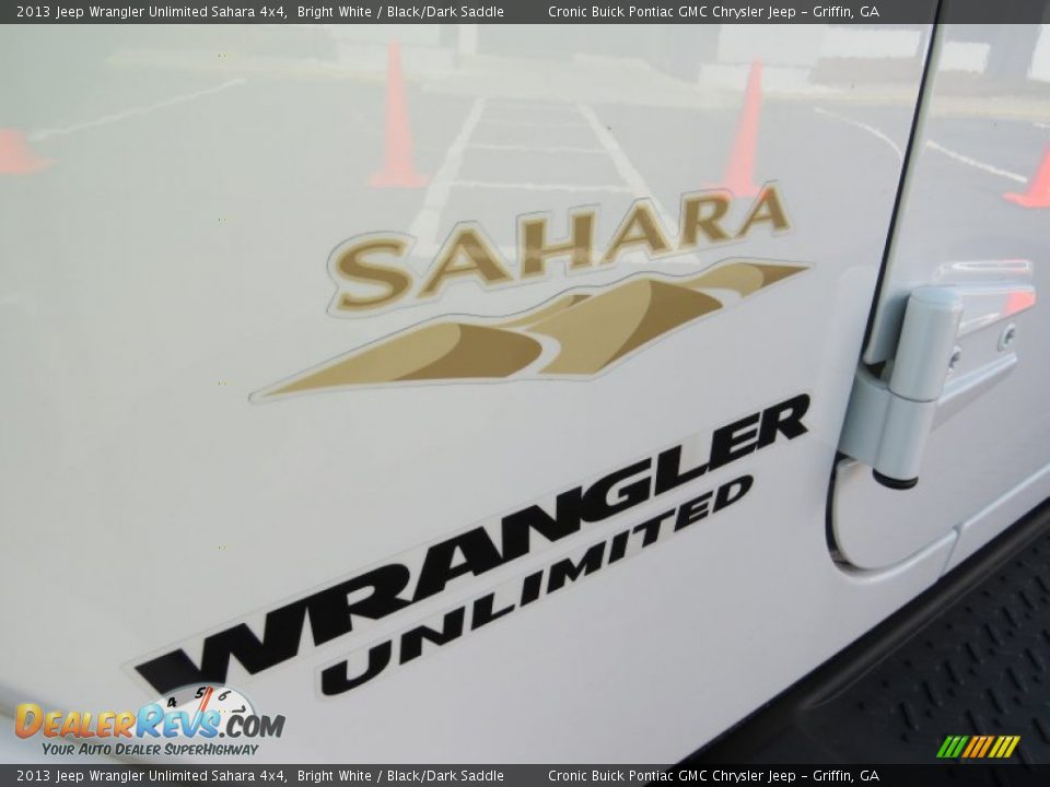 2013 Jeep Wrangler Unlimited Sahara 4x4 Bright White / Black/Dark Saddle Photo #14
