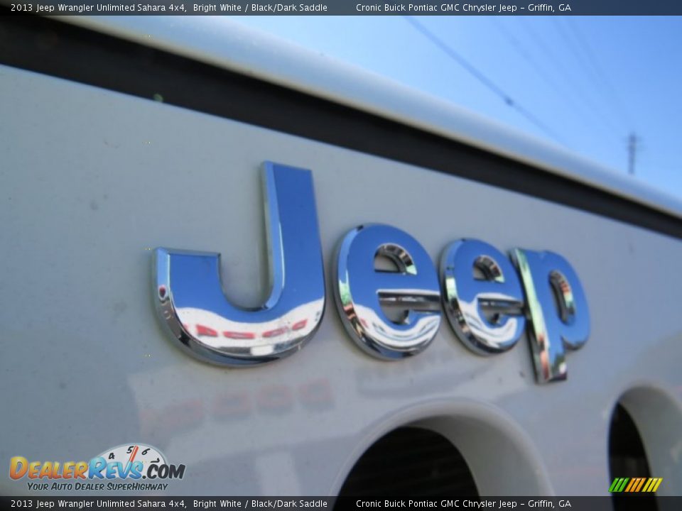 2013 Jeep Wrangler Unlimited Sahara 4x4 Bright White / Black/Dark Saddle Photo #21