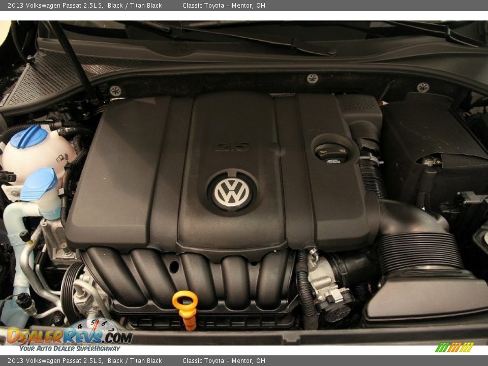 2013 Volkswagen Passat 2.5L S Black / Titan Black Photo #19