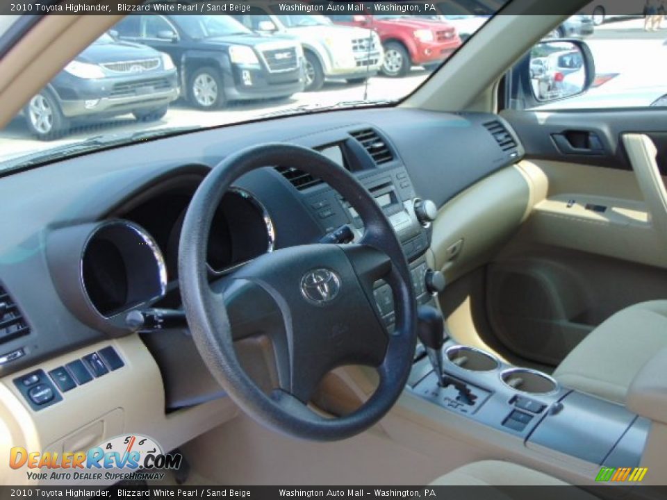2010 Toyota Highlander Blizzard White Pearl / Sand Beige Photo #9