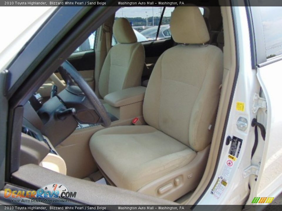 2010 Toyota Highlander Blizzard White Pearl / Sand Beige Photo #11