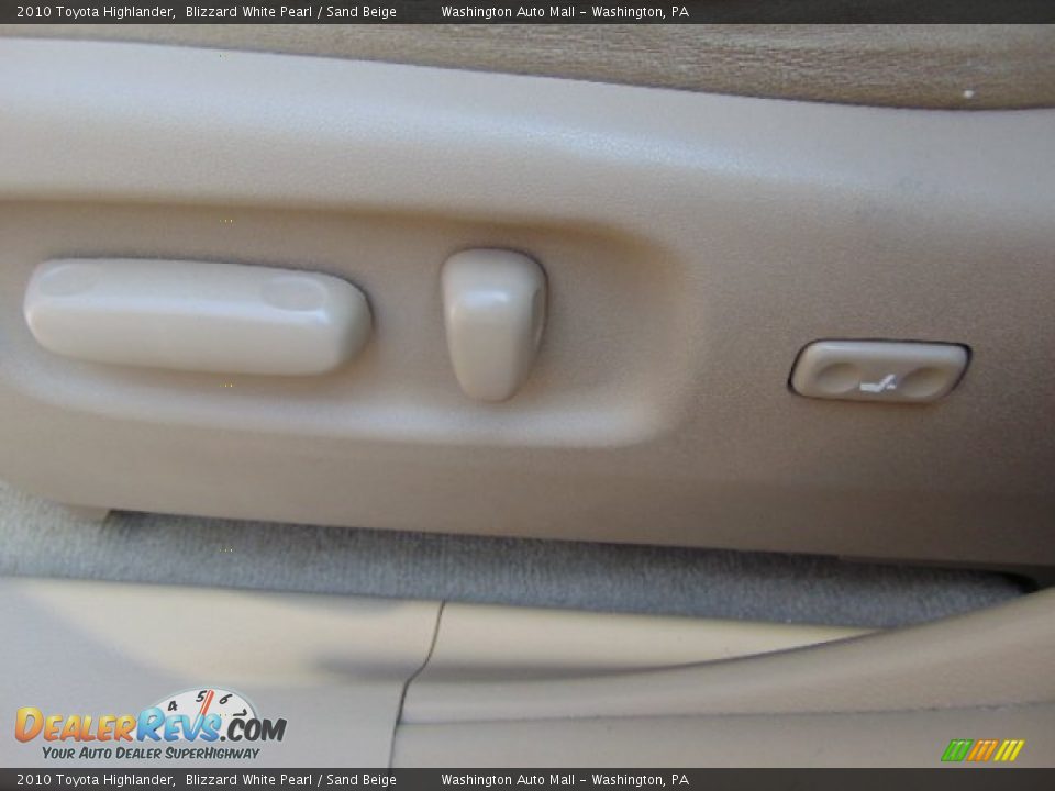 2010 Toyota Highlander Blizzard White Pearl / Sand Beige Photo #12