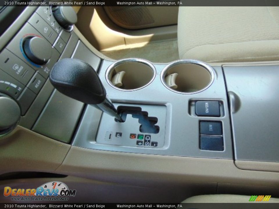 2010 Toyota Highlander Blizzard White Pearl / Sand Beige Photo #14