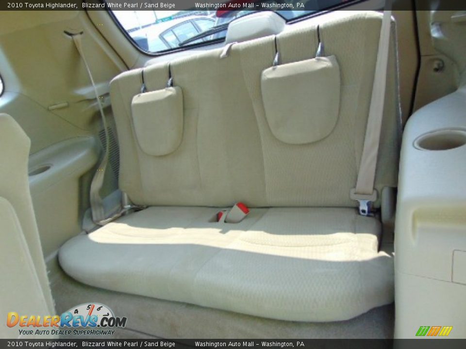 2010 Toyota Highlander Blizzard White Pearl / Sand Beige Photo #16