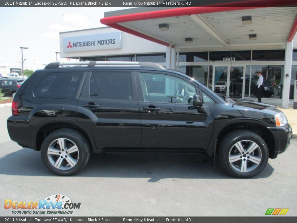 2011 Mitsubishi Endeavor SE AWD Kalapana Black / Black Photo #8