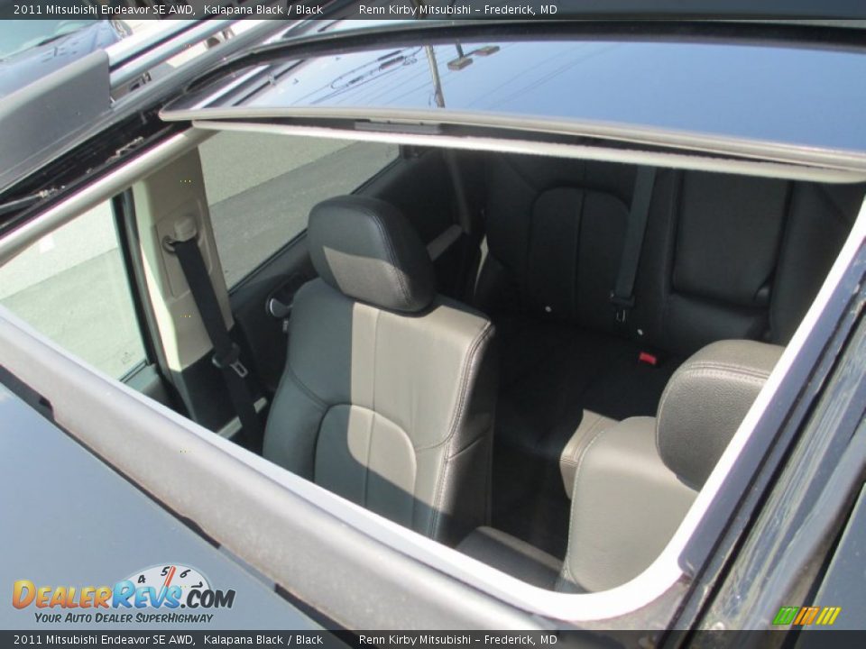 2011 Mitsubishi Endeavor SE AWD Kalapana Black / Black Photo #9