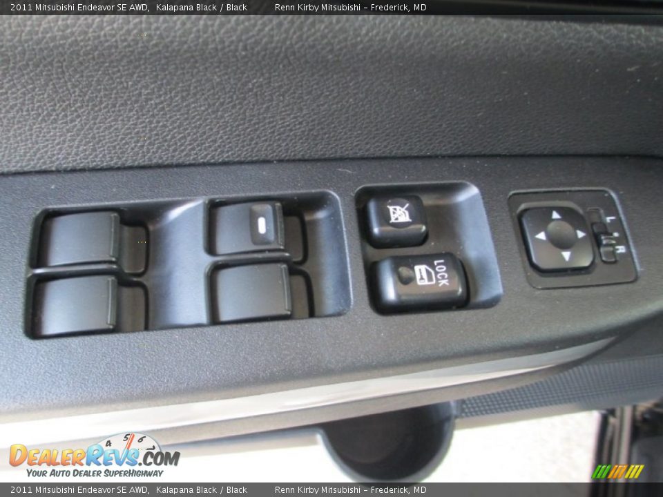 2011 Mitsubishi Endeavor SE AWD Kalapana Black / Black Photo #11
