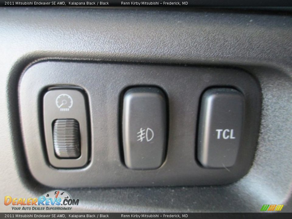2011 Mitsubishi Endeavor SE AWD Kalapana Black / Black Photo #16