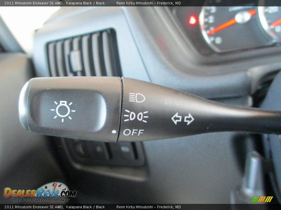 2011 Mitsubishi Endeavor SE AWD Kalapana Black / Black Photo #18