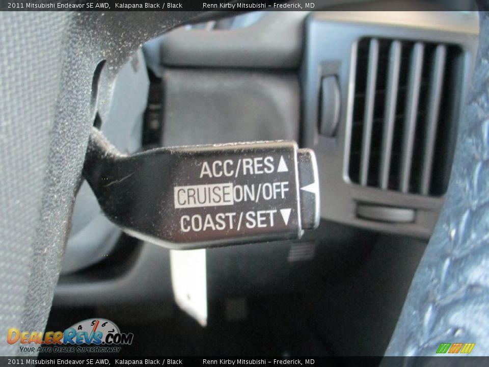 2011 Mitsubishi Endeavor SE AWD Kalapana Black / Black Photo #20