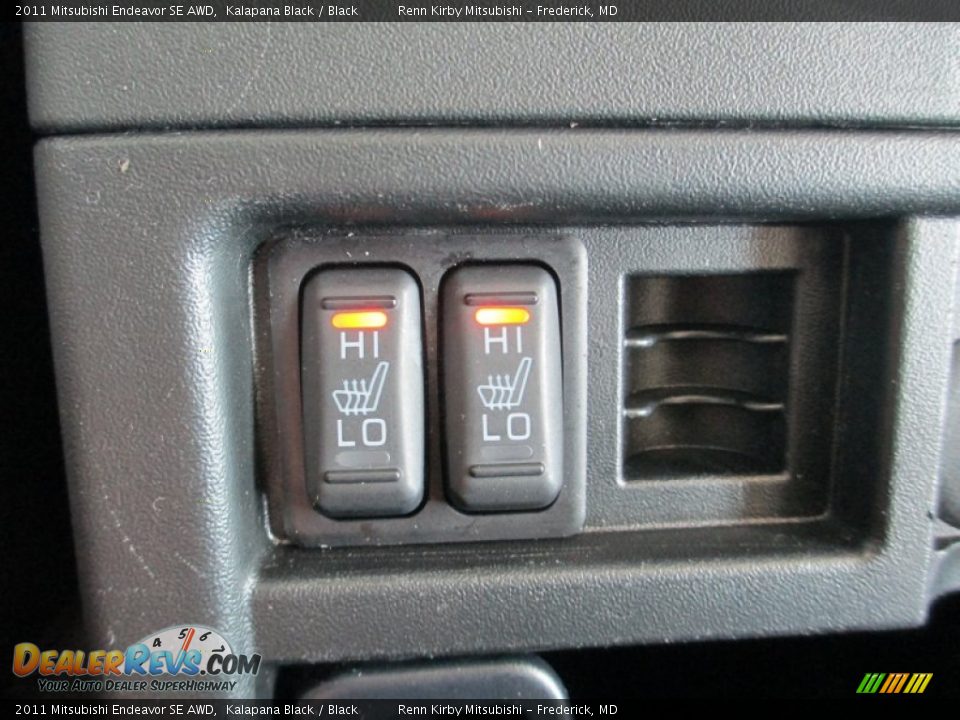 2011 Mitsubishi Endeavor SE AWD Kalapana Black / Black Photo #28
