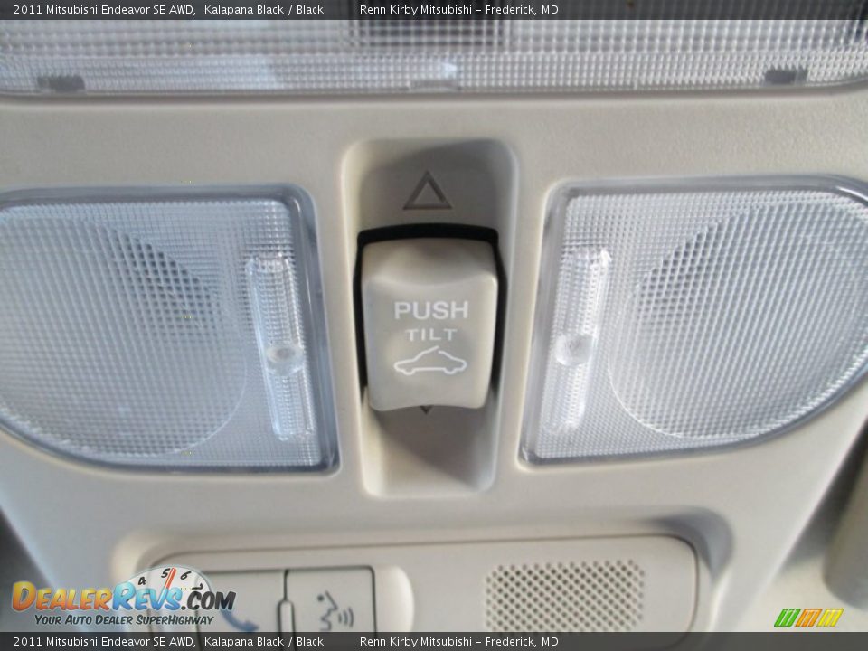 2011 Mitsubishi Endeavor SE AWD Kalapana Black / Black Photo #31