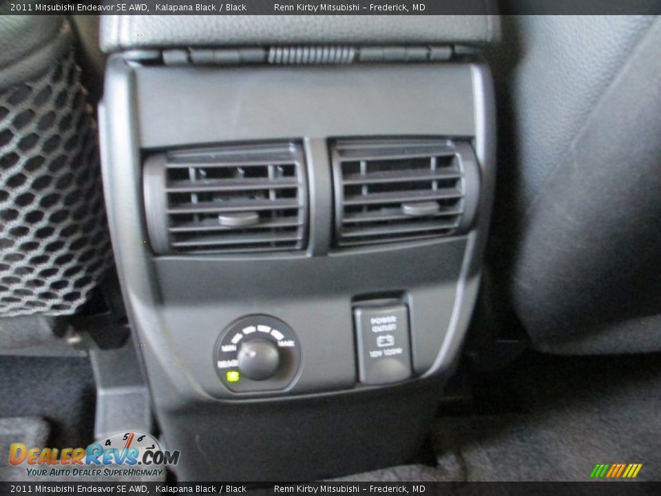 2011 Mitsubishi Endeavor SE AWD Kalapana Black / Black Photo #34