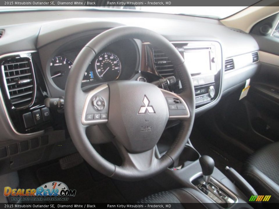 2015 Mitsubishi Outlander SE Steering Wheel Photo #13