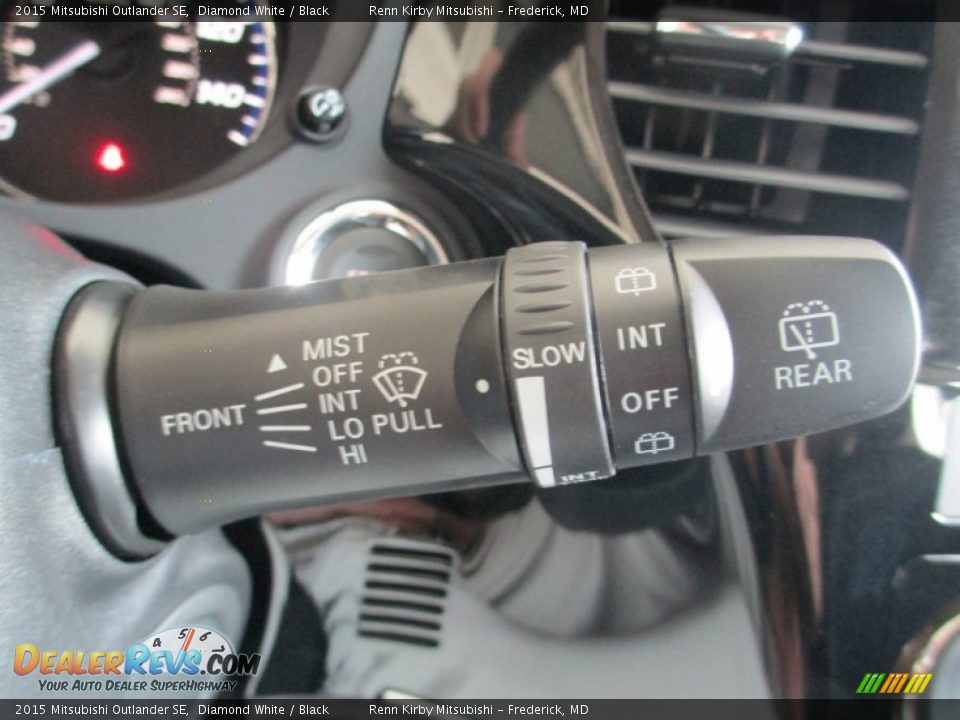 Controls of 2015 Mitsubishi Outlander SE Photo #17