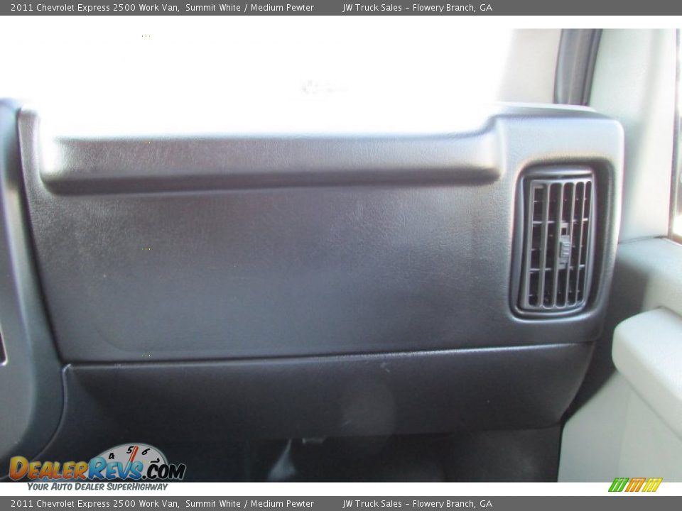 2011 Chevrolet Express 2500 Work Van Summit White / Medium Pewter Photo #30