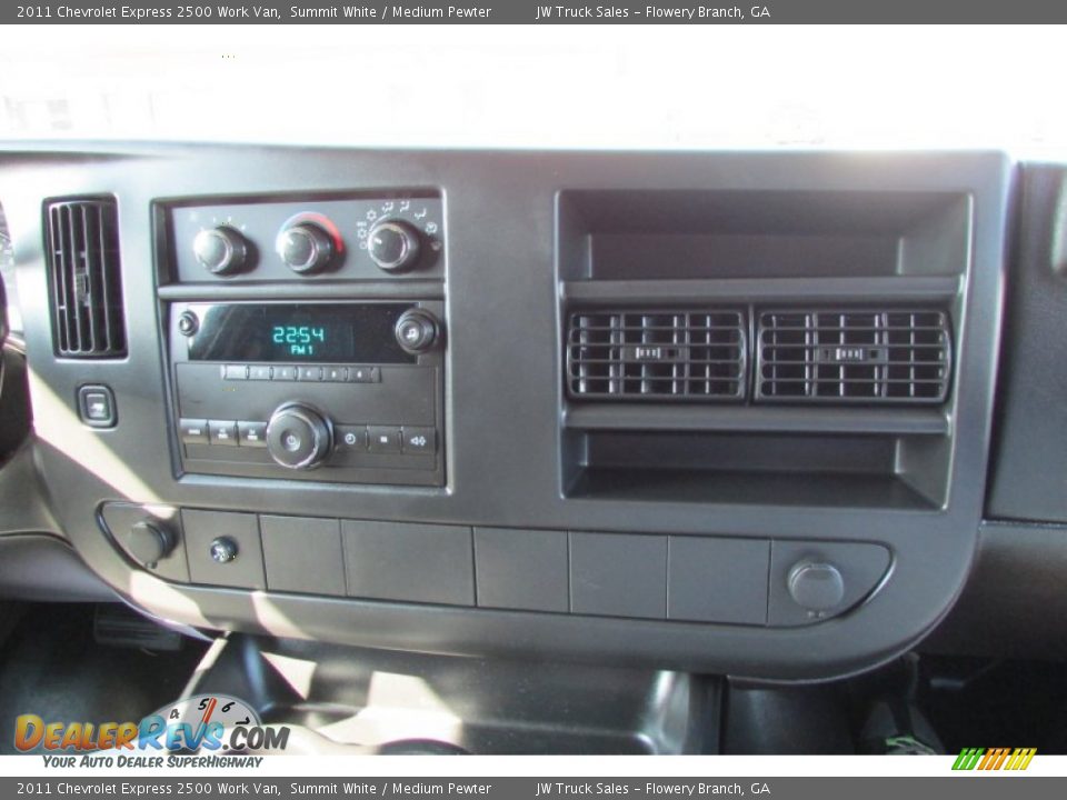 2011 Chevrolet Express 2500 Work Van Summit White / Medium Pewter Photo #31