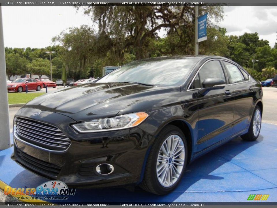 Front 3/4 View of 2014 Ford Fusion SE EcoBoost Photo #1
