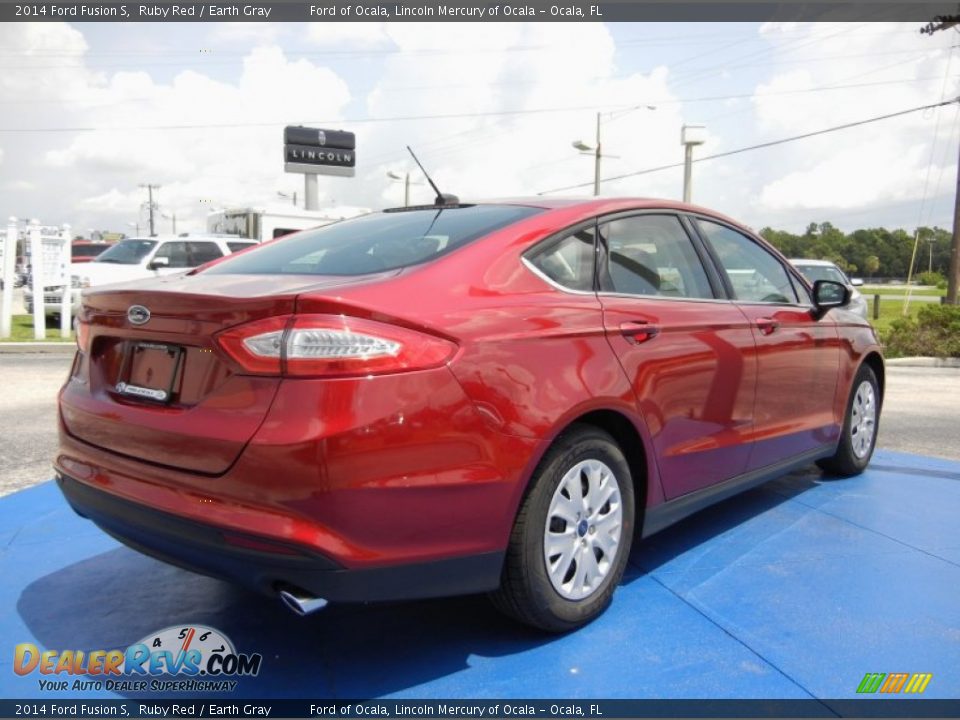 2014 Ford Fusion S Ruby Red / Earth Gray Photo #3