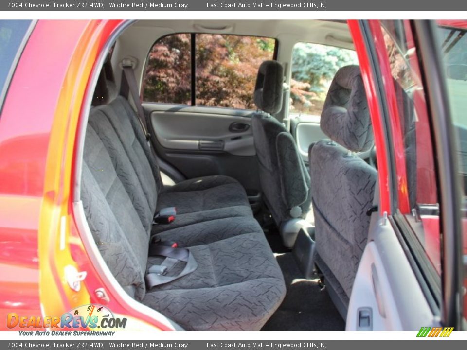 2004 Chevrolet Tracker ZR2 4WD Wildfire Red / Medium Gray Photo #17