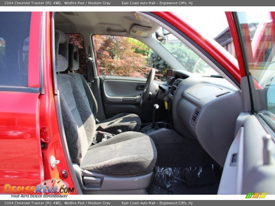 2004 Chevrolet Tracker ZR2 4WD Wildfire Red / Medium Gray Photo #18