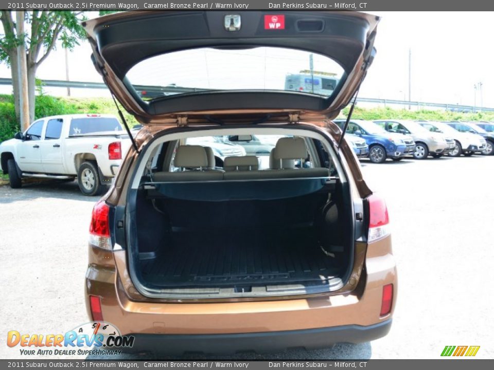 2011 Subaru Outback 2.5i Premium Wagon Caramel Bronze Pearl / Warm Ivory Photo #8