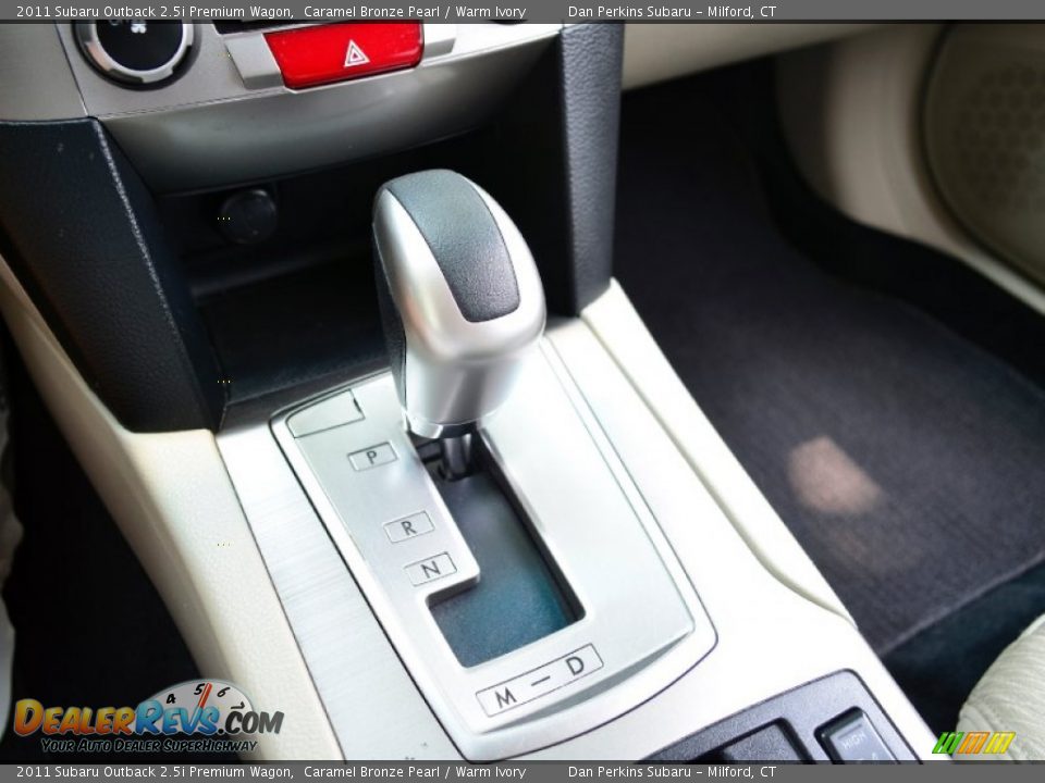 2011 Subaru Outback 2.5i Premium Wagon Caramel Bronze Pearl / Warm Ivory Photo #15