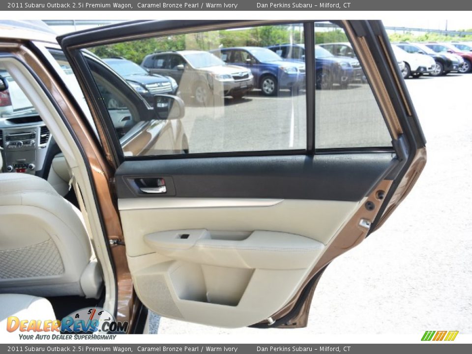 2011 Subaru Outback 2.5i Premium Wagon Caramel Bronze Pearl / Warm Ivory Photo #18