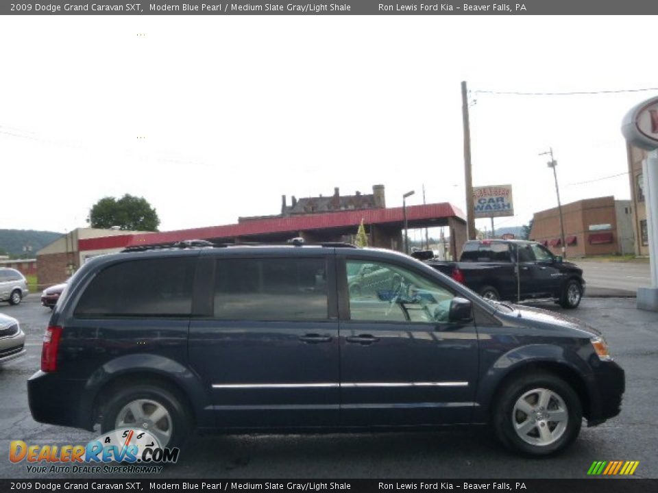 2009 Dodge Grand Caravan SXT Modern Blue Pearl / Medium Slate Gray/Light Shale Photo #1
