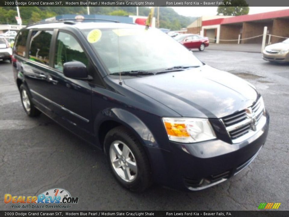 2009 Dodge Grand Caravan SXT Modern Blue Pearl / Medium Slate Gray/Light Shale Photo #2