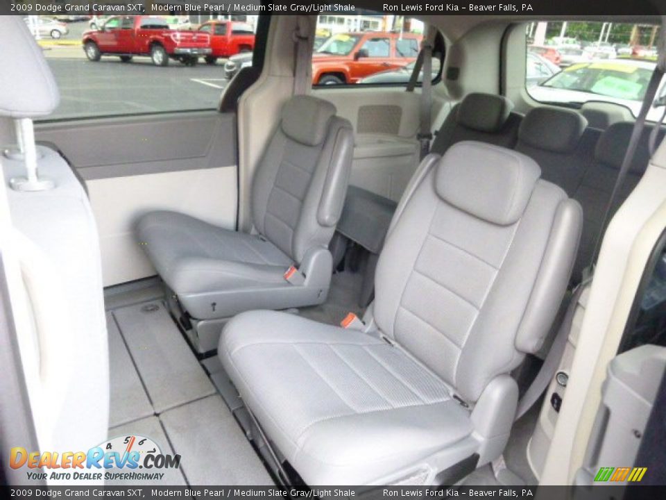 2009 Dodge Grand Caravan SXT Modern Blue Pearl / Medium Slate Gray/Light Shale Photo #12