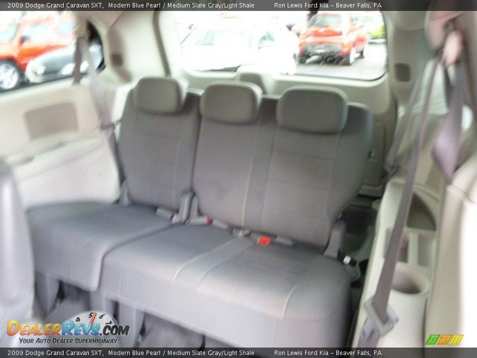 2009 Dodge Grand Caravan SXT Modern Blue Pearl / Medium Slate Gray/Light Shale Photo #13