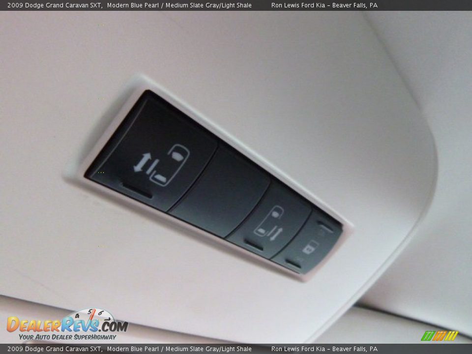2009 Dodge Grand Caravan SXT Modern Blue Pearl / Medium Slate Gray/Light Shale Photo #16