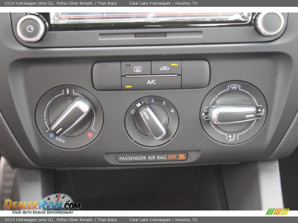Controls of 2014 Volkswagen Jetta GLI Photo #15