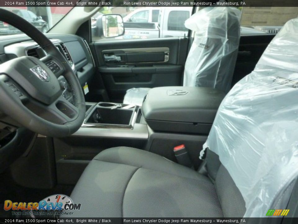2014 Ram 1500 Sport Crew Cab 4x4 Bright White / Black Photo #9