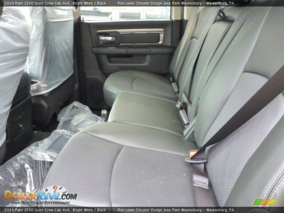 2014 Ram 1500 Sport Crew Cab 4x4 Bright White / Black Photo #10