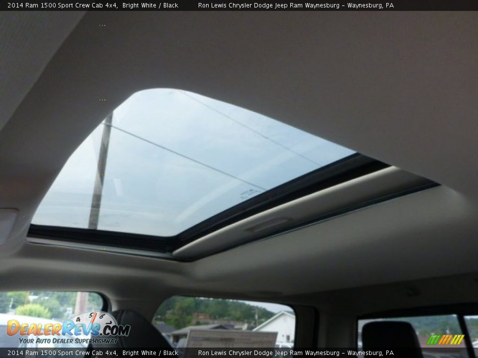 2014 Ram 1500 Sport Crew Cab 4x4 Bright White / Black Photo #14