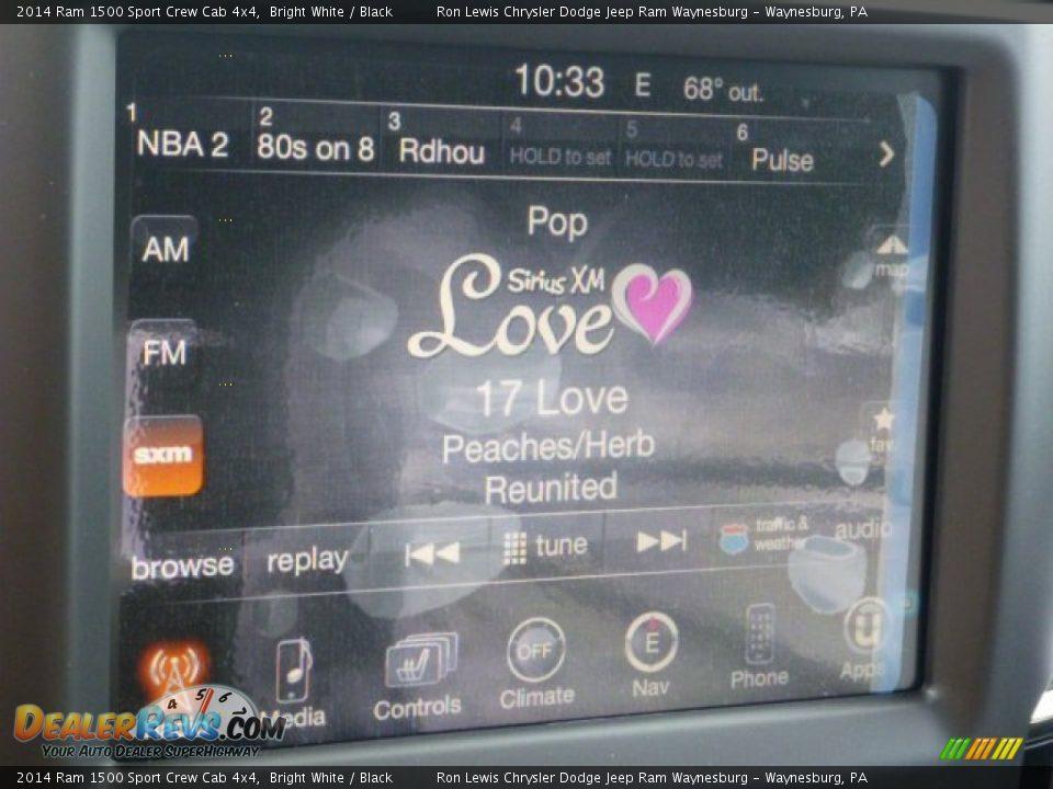 2014 Ram 1500 Sport Crew Cab 4x4 Bright White / Black Photo #16