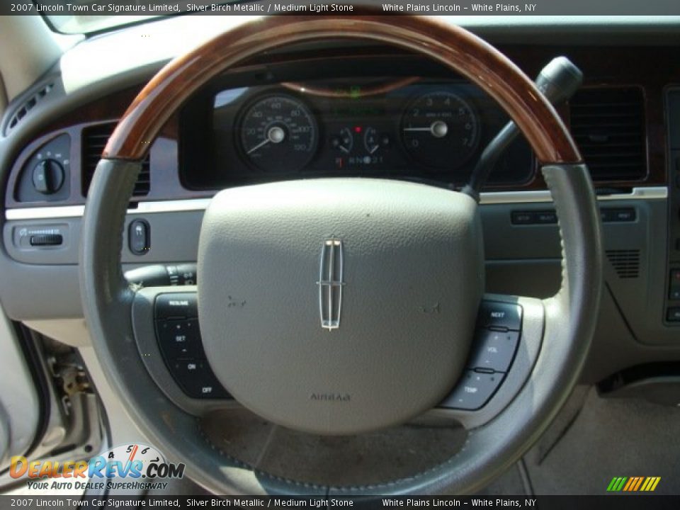 2007 Lincoln Town Car Signature Limited Silver Birch Metallic / Medium Light Stone Photo #14