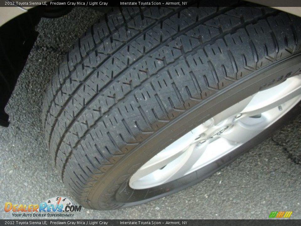 2012 Toyota Sienna LE Predawn Gray Mica / Light Gray Photo #22