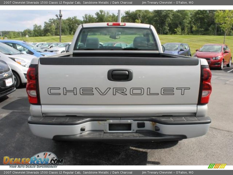 2007 Chevrolet Silverado 1500 Classic LS Regular Cab Sandstone Metallic / Dark Charcoal Photo #6
