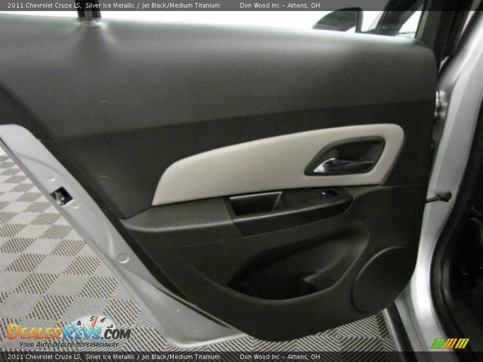 2011 Chevrolet Cruze LS Silver Ice Metallic / Jet Black/Medium Titanium Photo #15