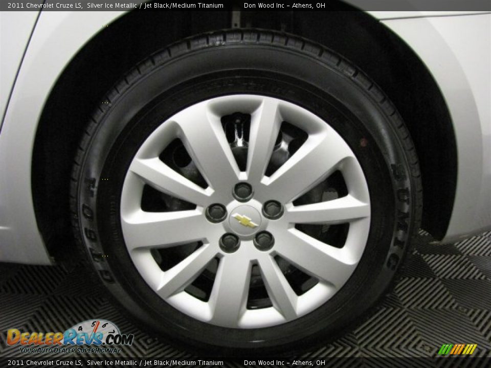 2011 Chevrolet Cruze LS Silver Ice Metallic / Jet Black/Medium Titanium Photo #30