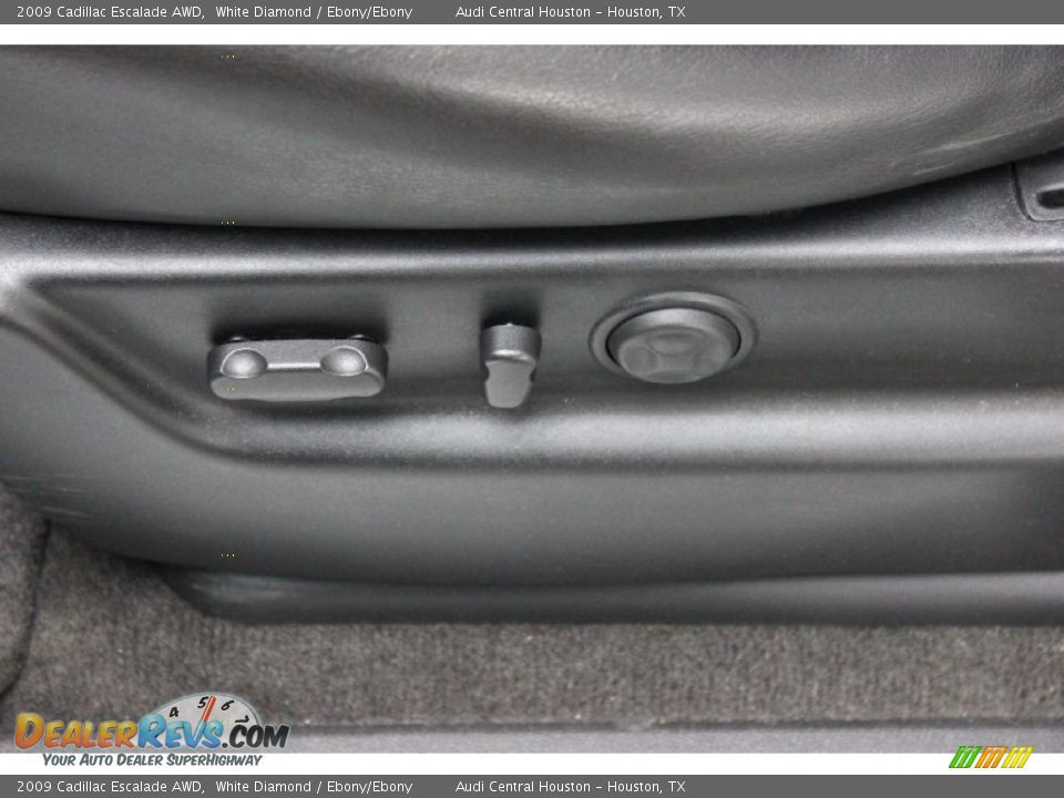 2009 Cadillac Escalade AWD White Diamond / Ebony/Ebony Photo #12