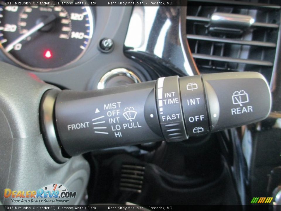 Controls of 2015 Mitsubishi Outlander SE Photo #18