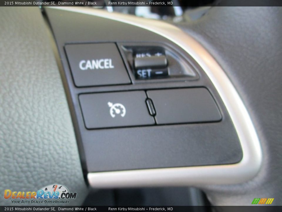 Controls of 2015 Mitsubishi Outlander SE Photo #21