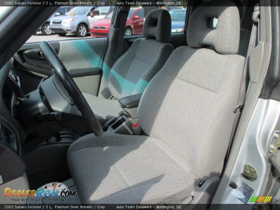 2002 Subaru Forester 2.5 L Platinum Silver Metallic / Gray Photo #9