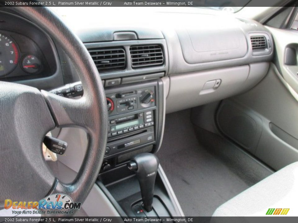 2002 Subaru Forester 2.5 L Platinum Silver Metallic / Gray Photo #13